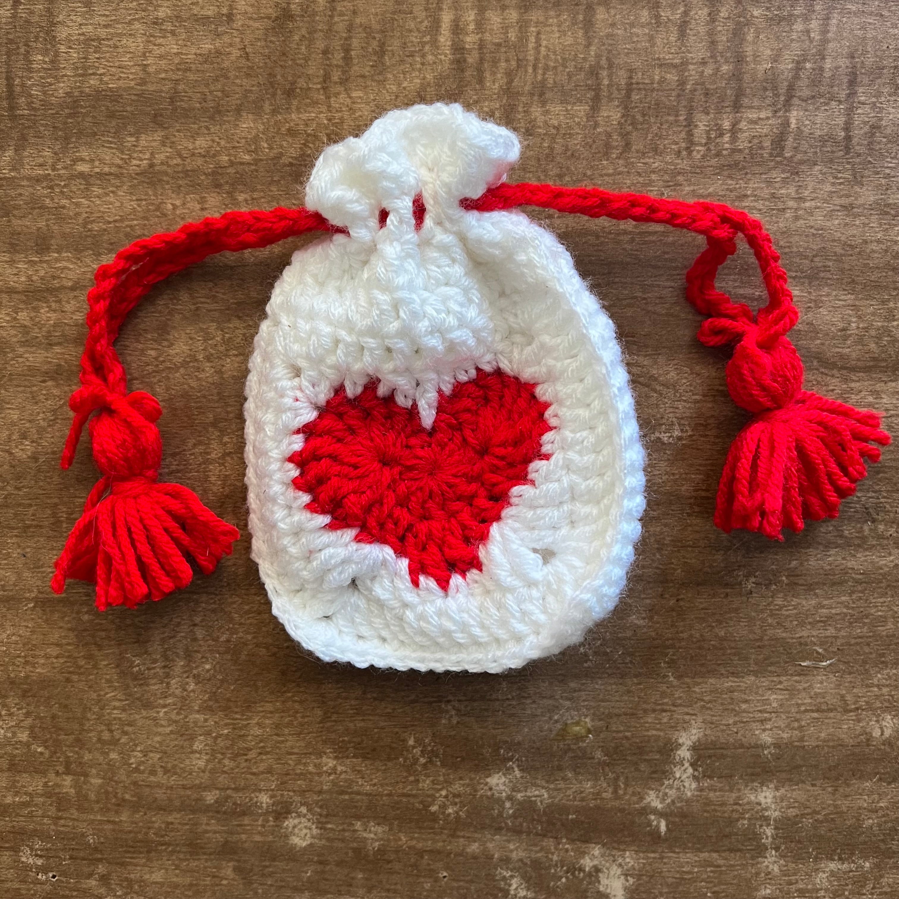 Red heart mini pouch