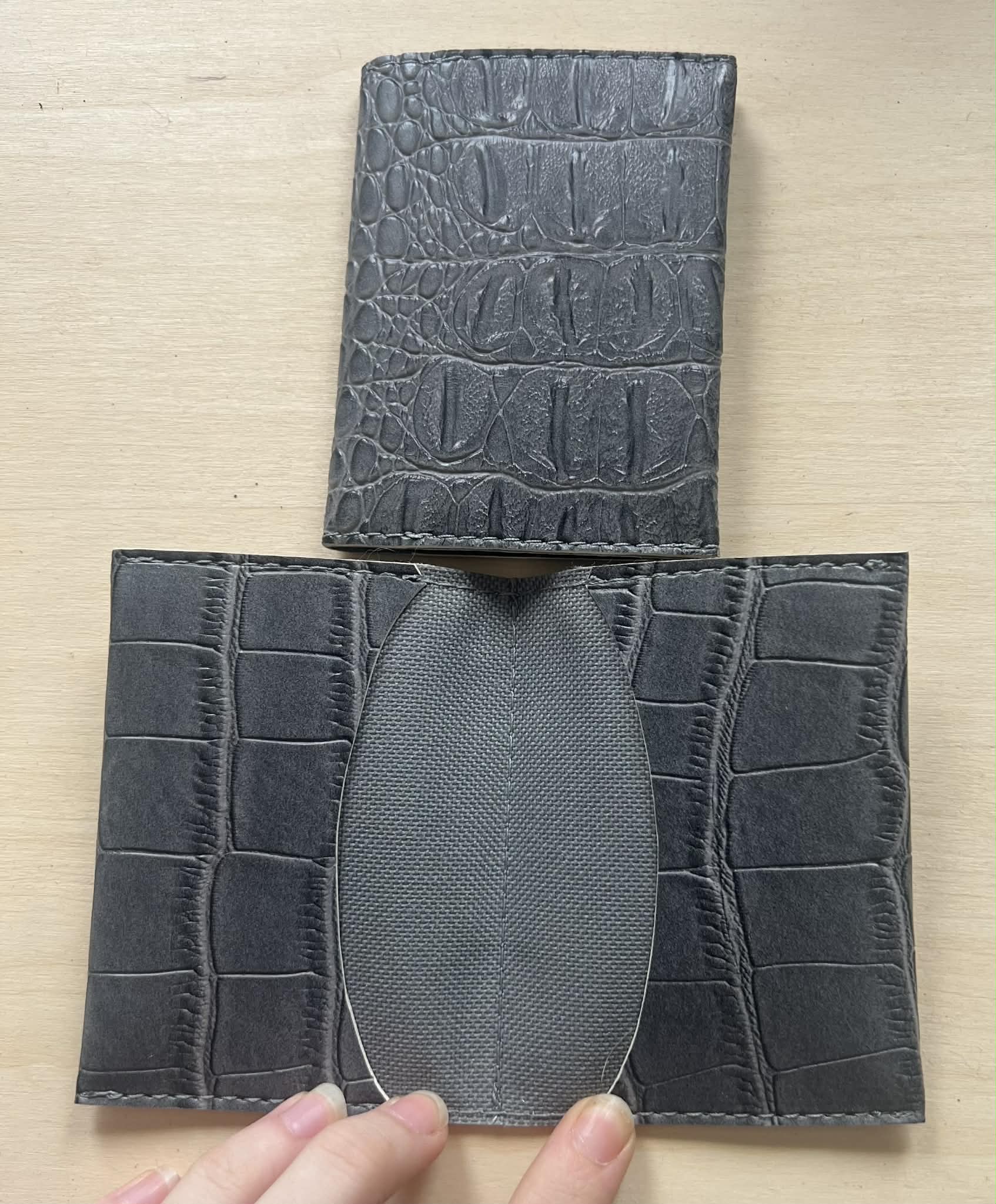 Gray Alligator textured super slim Card Holder