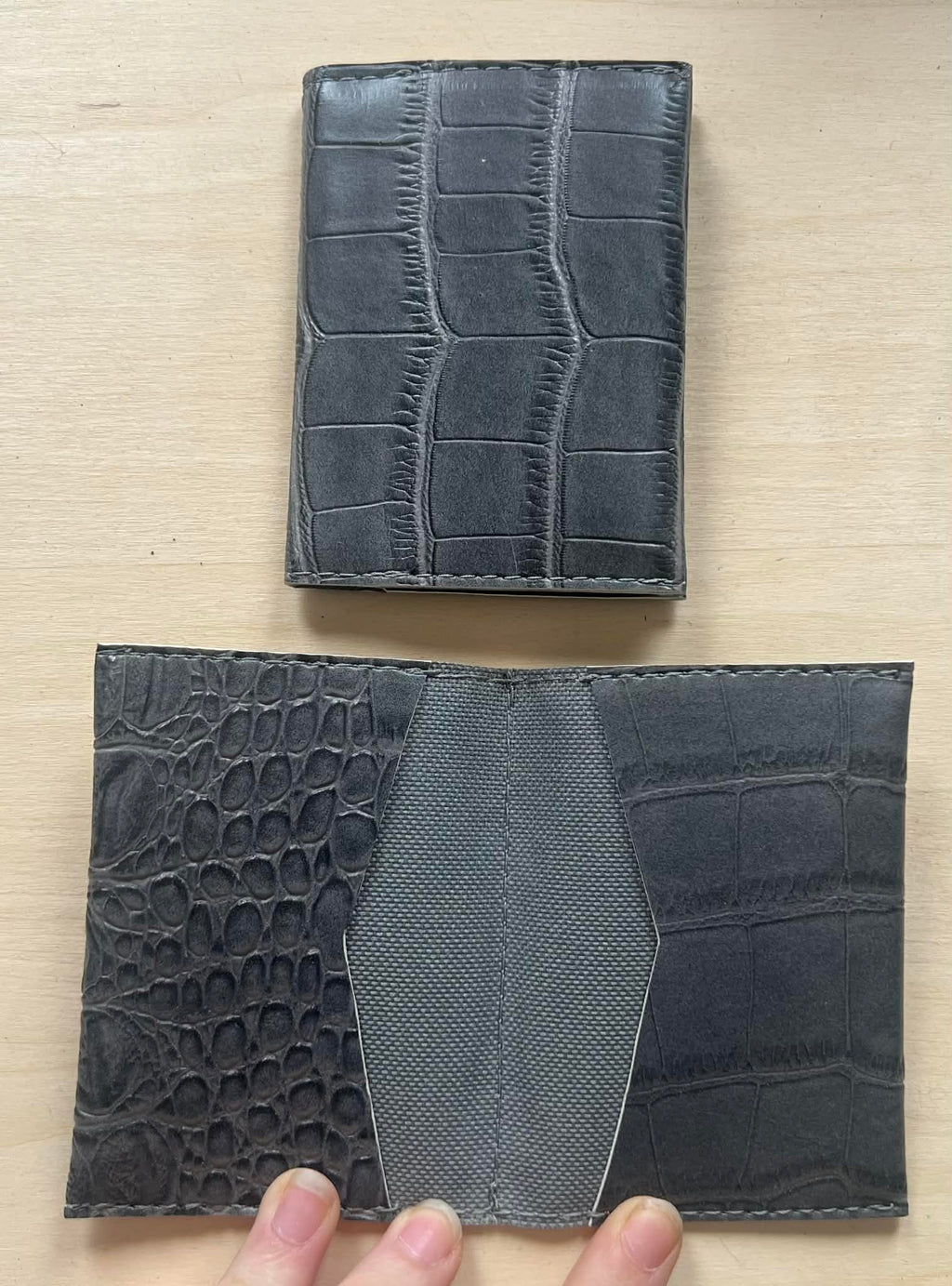 Gray Alligator textured super slim Card Holder