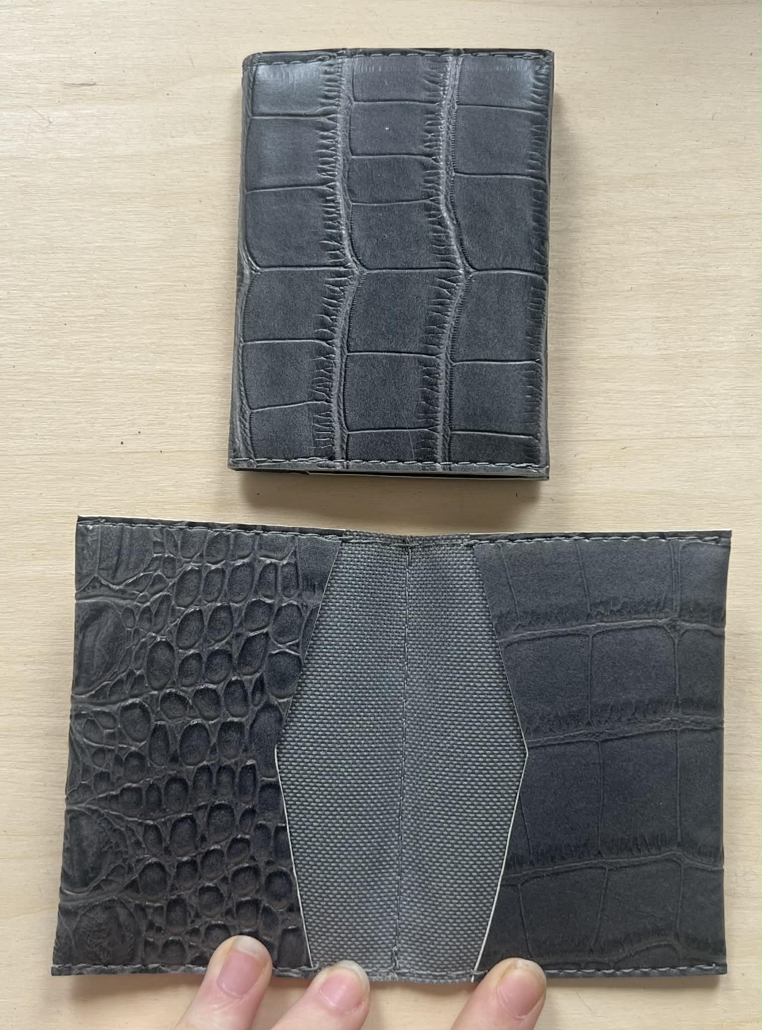 Gray Alligator textured super slim Card Holder