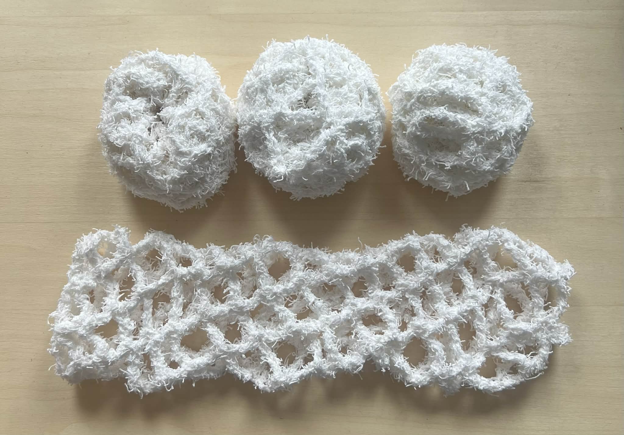 White Unrollable Dish Scrubby