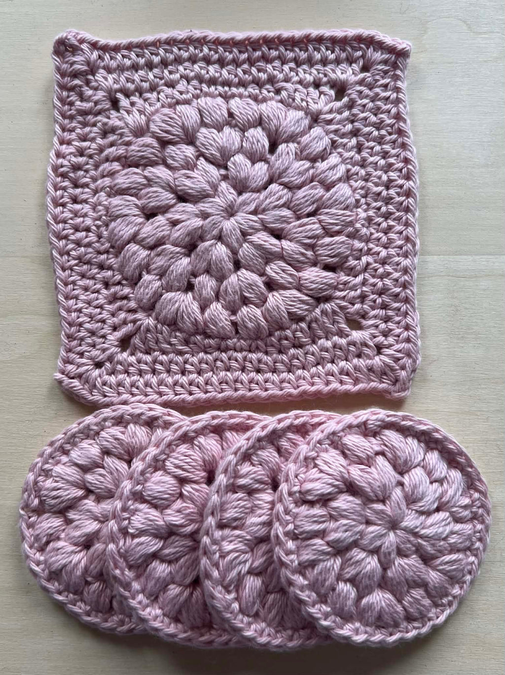 Light pink bathroom set
