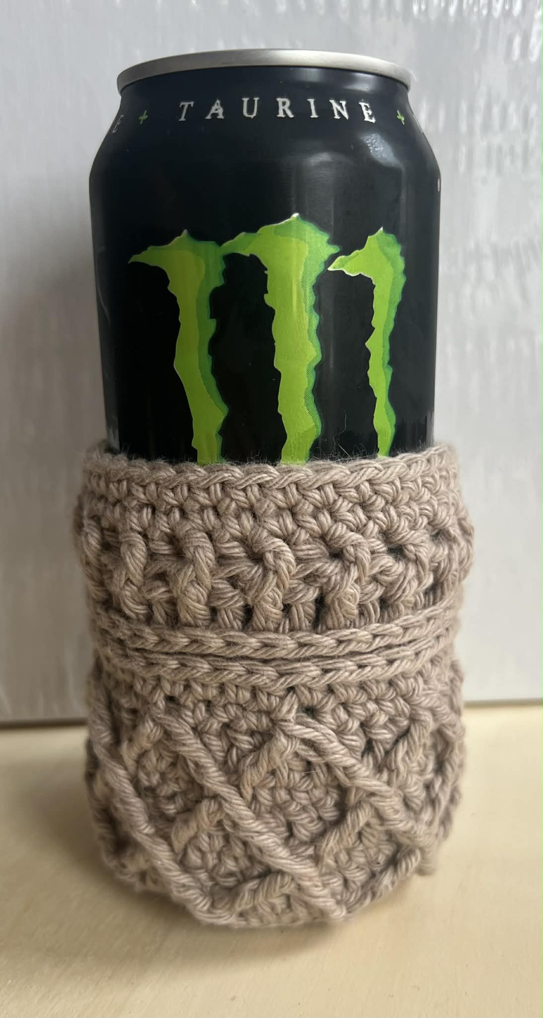 Tan diamond can koozie